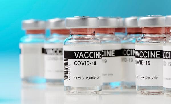 تاکنون 49 شرکت درخواست واردات واکسن کرونا داده اند - چیکاو
