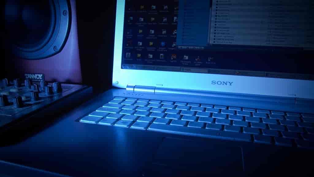 آموزش افزایش نور صفحه لپ تاپ - چیکاو
