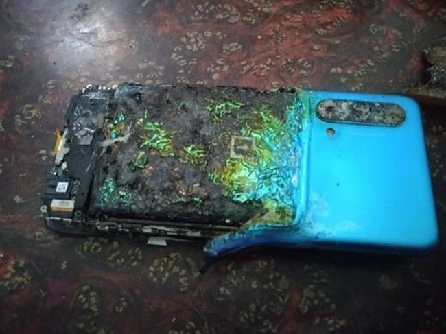 ظاهراً یکی دیگر از گوشی‌ های هوشمند سری وان پلاس نورد در هند منفجر شد - چیکاو