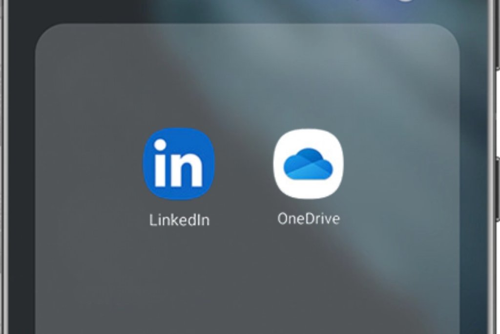 Microsoft OneDrive و LinkedIn - چیکاو