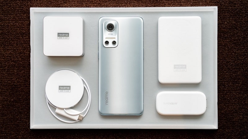 رونمایی از گوشی مفهومی Realme GT با باتری 10,000 میلی‌آمپرساعتی و طراحی باریک! - چیکاو