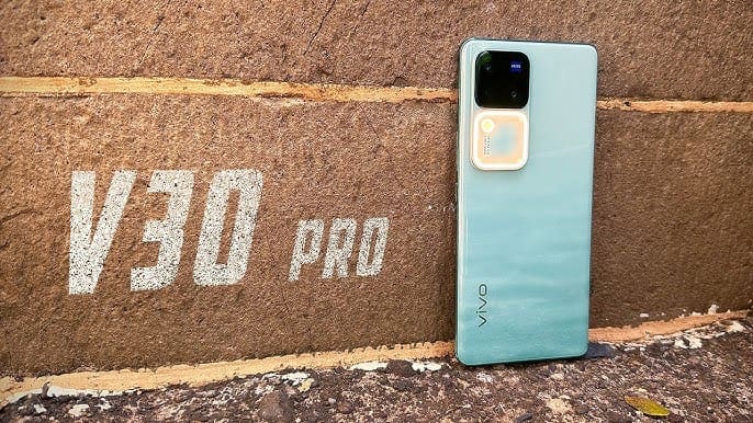 ویوو S30 Pro Mini با باتری غول‌پیکر و دوربین پریسکوپی 50 مگاپیکسلی در راه است - چیکاو
