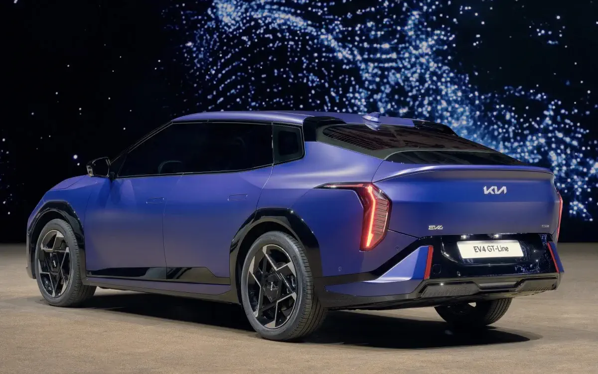قیمت‌ها و مشخصات فنی کیا EV4 فست‌بک اعلام شد - چیکاو