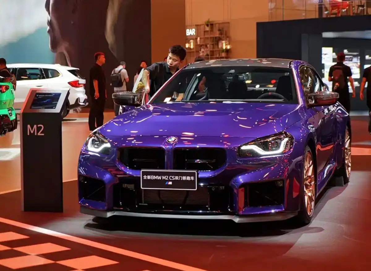 بی‌ام‌و M2 CS مدل 2026 به عنوان قدرتمندترین خودروی M دیفرانسیل عقب رونمایی شد - چیکاو