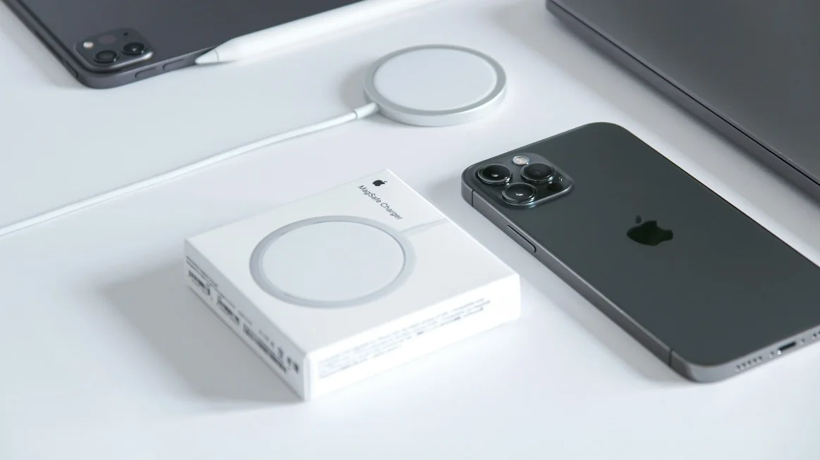 آیفون 17 پرو ممکن است از شارژ بیسیم معکوس پشتیبانی نکند - چیکاو