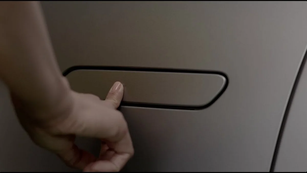 چین به دلیل نگرانیهای ایمنی، استفاده از دستگیرههای مخفی در خودرو را ممنوع میکند - چیکاو