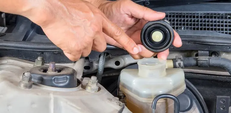 کنترل مایعات و روغن موتور