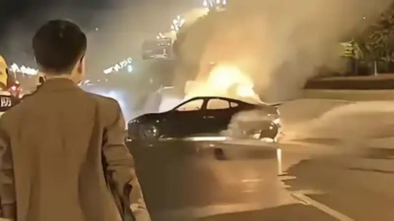 مرگ راننده در آتشسوزی خودروی شیائومی SU7 بر اثر قفل شدن درهای الکترونیکی! - چیکاو