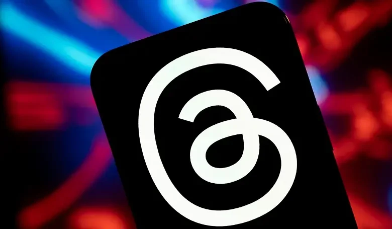 تردز در حال آزمایش استیکرهای متحرک در پستهاست - چیکاو