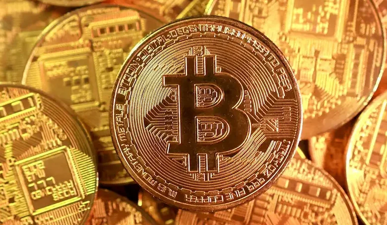 بیتکوین در نقطه حساس؛ آیا سقوط تا ۴۲ هزار دلار در راه است یا بازار آماده بازگشت میشود؟ - چیکاو