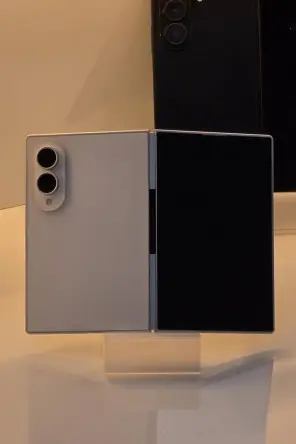 گلکسی Z Fold 8، Z Fold 8 Ultra و Z Flip 8 پیش از رونمایی در تصاویر رسمی دیده شدند - چیکاو
