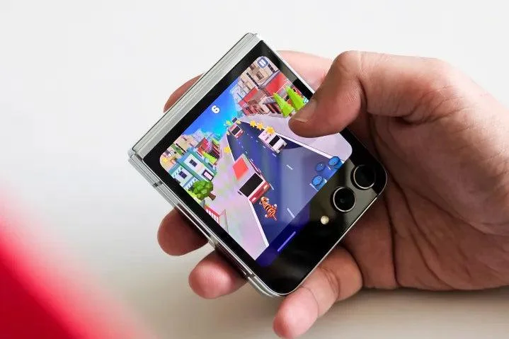 Z Flip 8 برای گیمرها مناسب است؟ - چیکاو